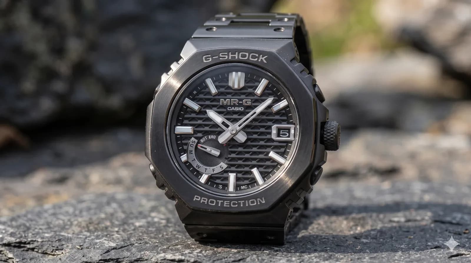 Обзор часов Casio MRG-B2100B-1A: сплав Cobarion, дизайн и механизм