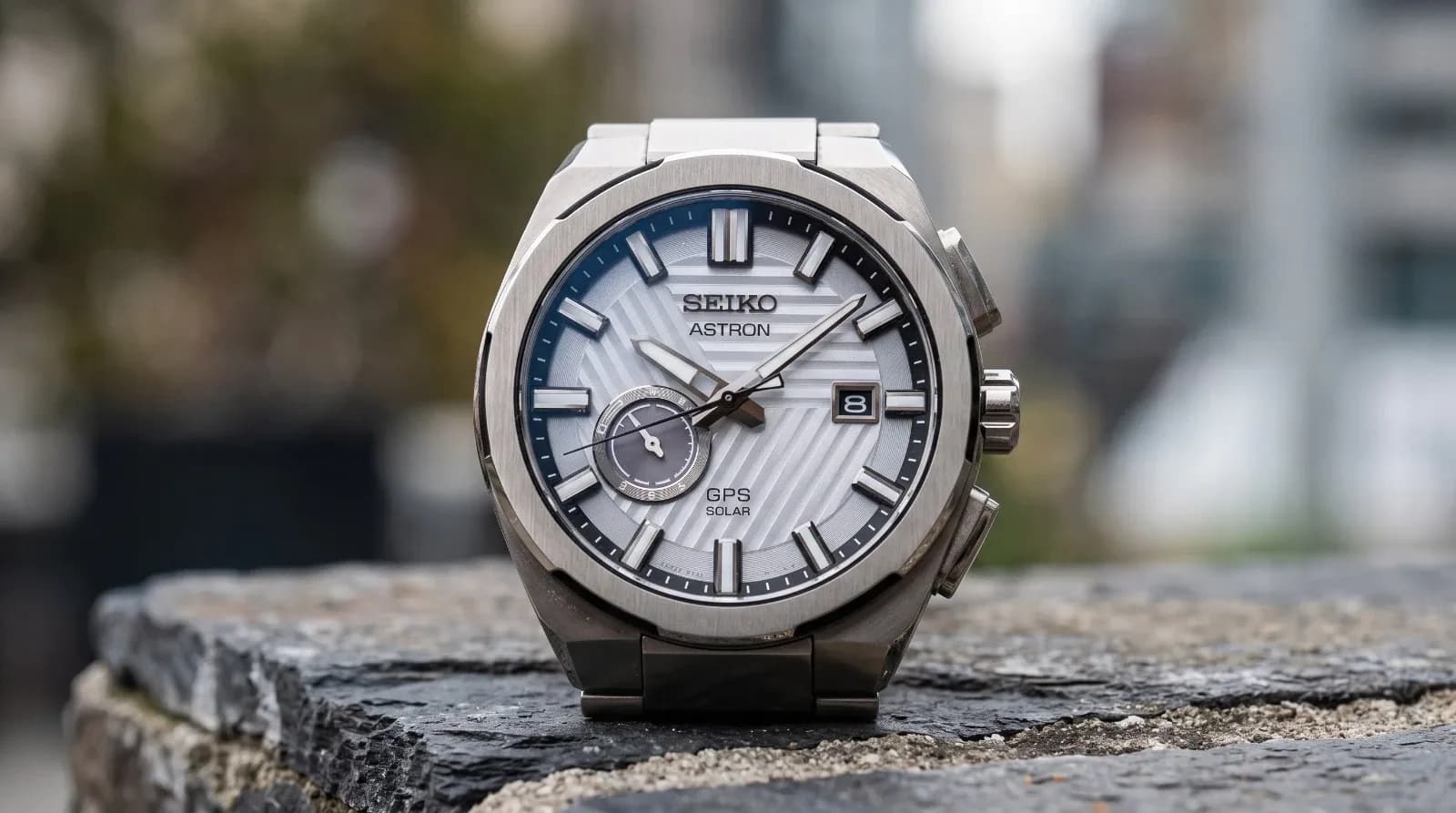 Обзор часов Seiko SSJ037J1: титан, GPS Solar и калибр 3X62