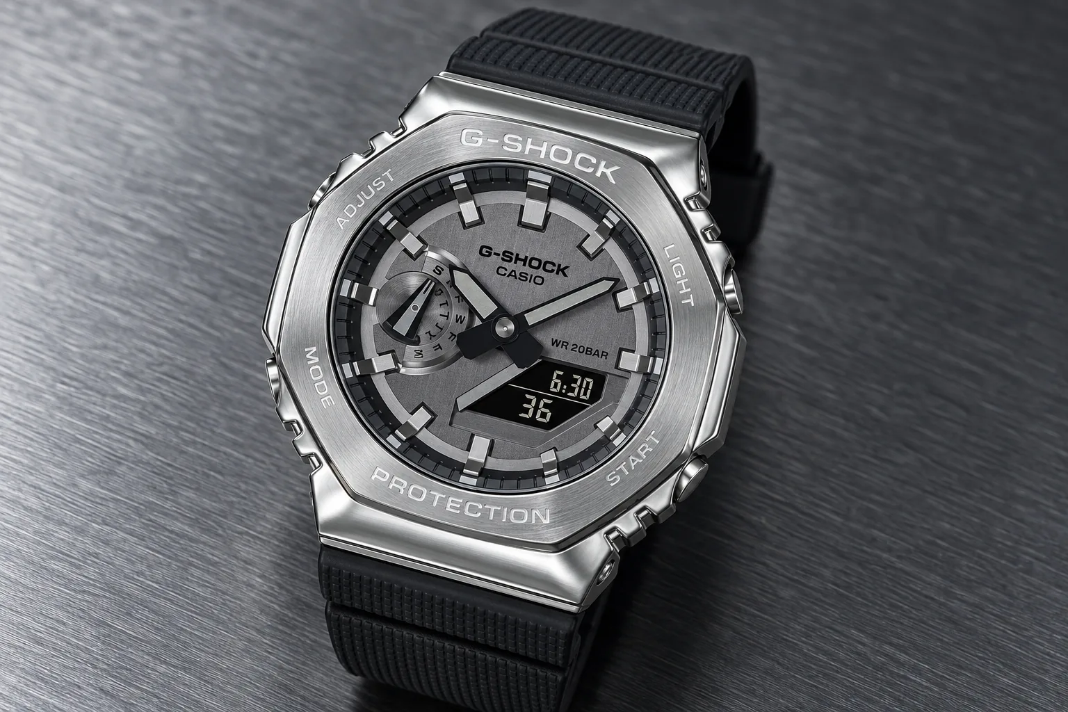 Иллюстрация: Casio G-Shock GM-2100 со стальным восьмиугольным безелем и серым циферблатом